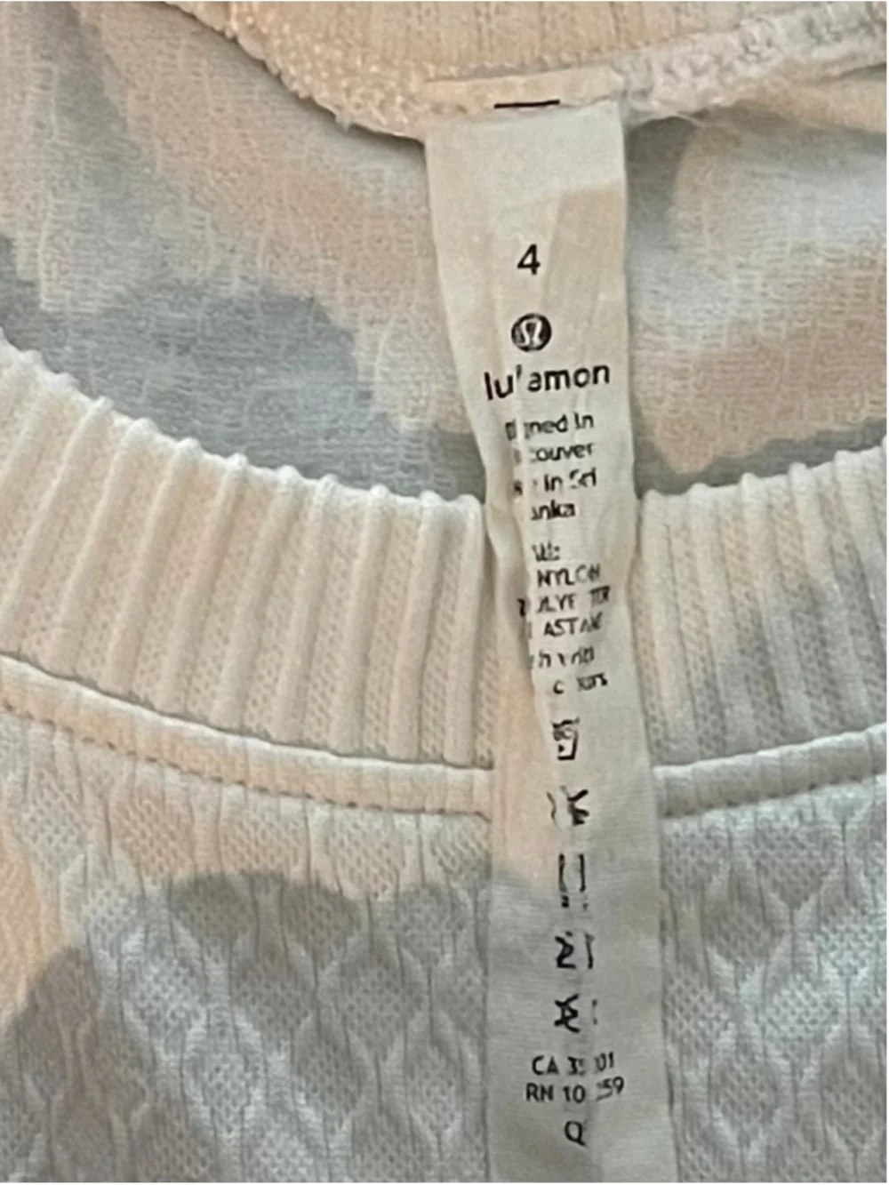 Lululemon Women’s Rest Less Textured Pullover Long Sleeve, Size 4, VGUC